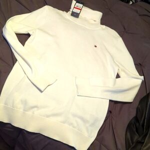 Tommy Hilfiger white sweater.NWT